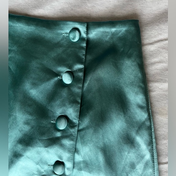 Forever 21 S Satin Skirt - Picture 2 of 9